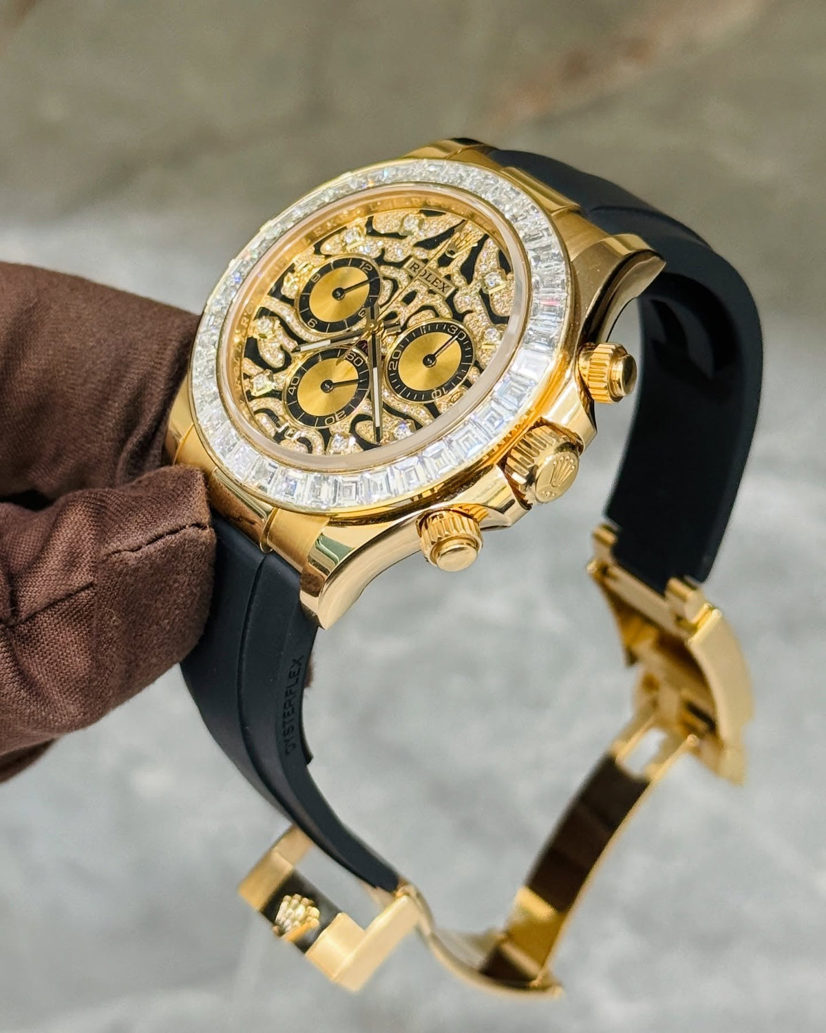 Ro*ex Eye Of The Tiger Silicon Belt Edition Premium Quality Luxury Watch watchhaven.in