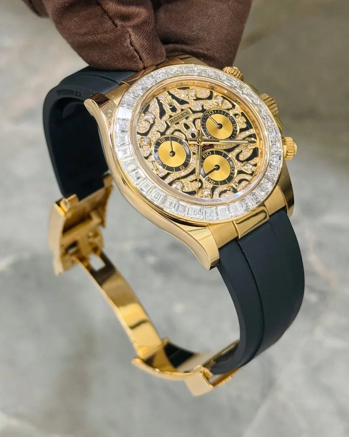 Ro*ex Eye Of The Tiger Silicon Belt Edition Premium Quality Luxury Watch watchhaven.in